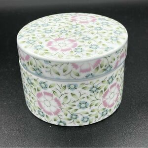 Vintage Scarborough Floral Ceramic Decorative Box